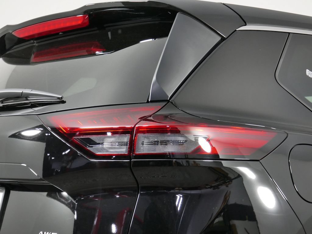 New 2026 Nissan Rogue SV AWD/4WD image 13