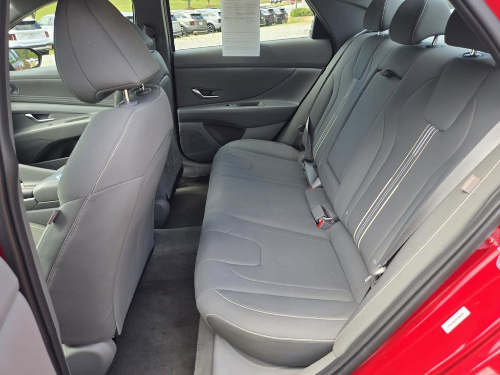 Used 2025 Hyundai Elantra SEL FWD image 20