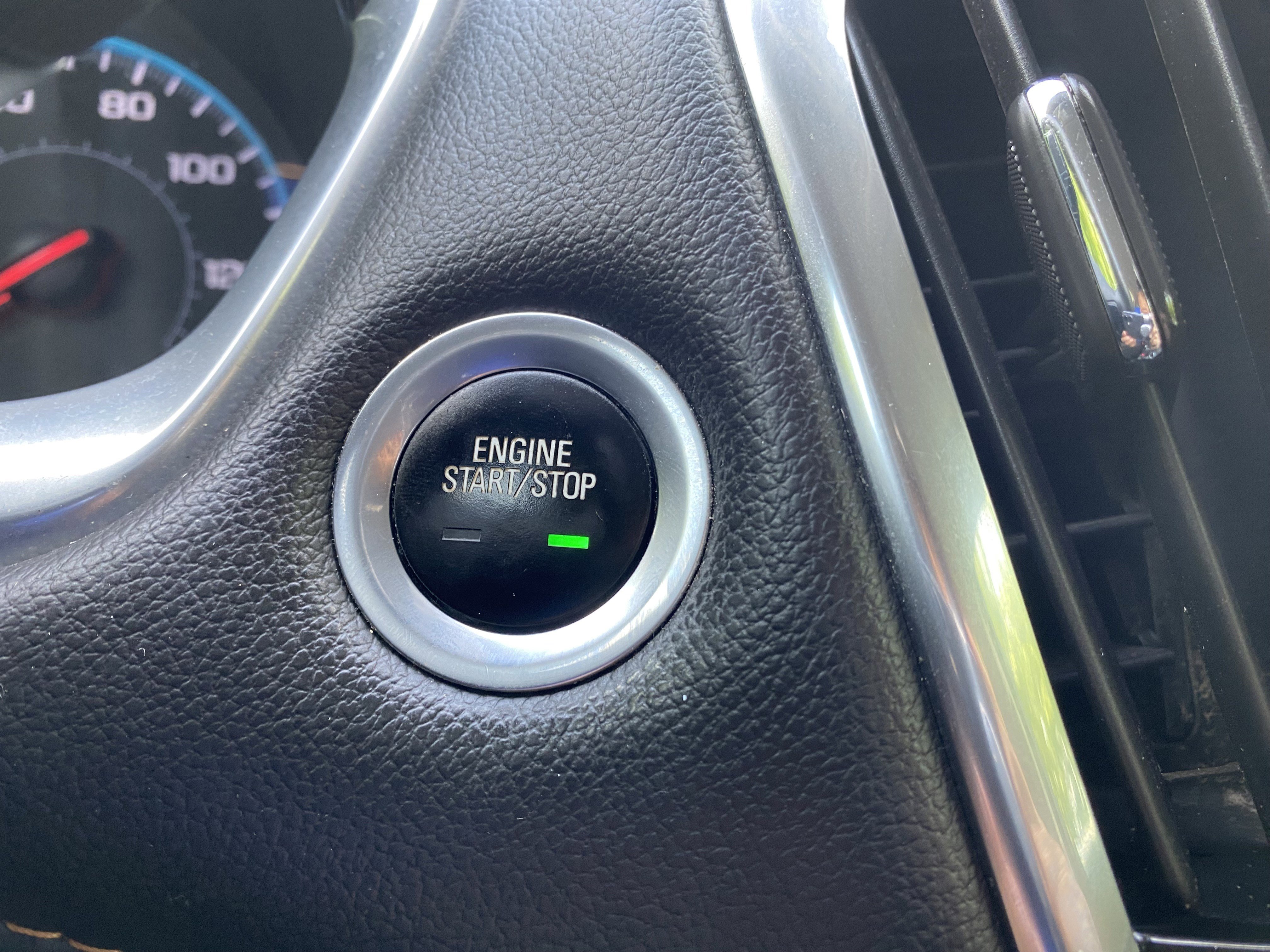 Used 2021 Chevrolet Traverse LS FWD image 25