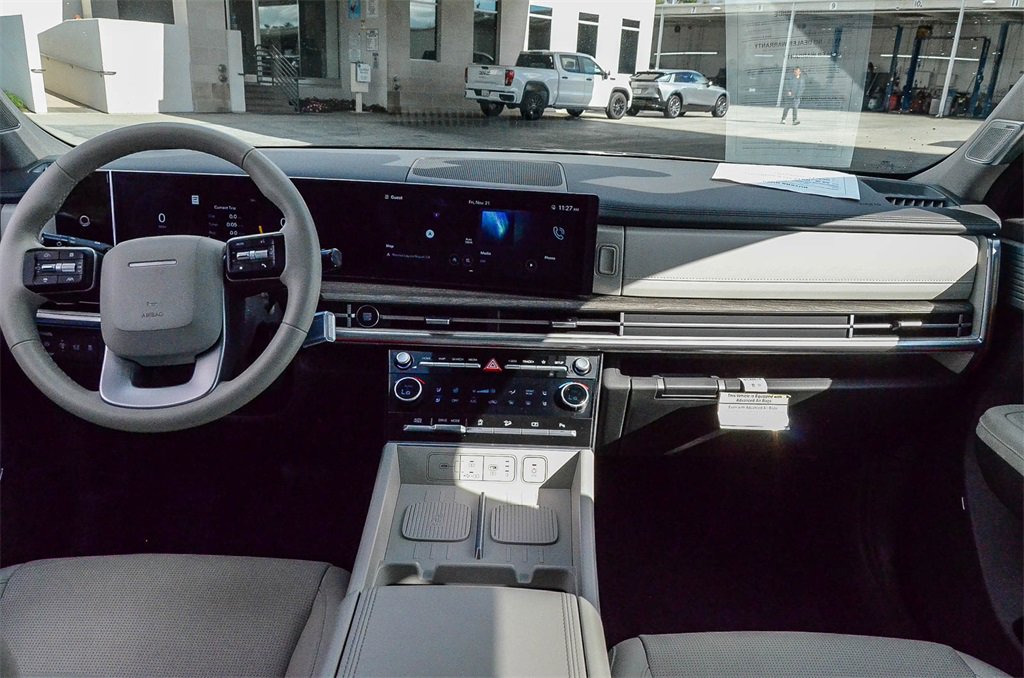 Used 2024 Hyundai Santa Fe Limited image 10