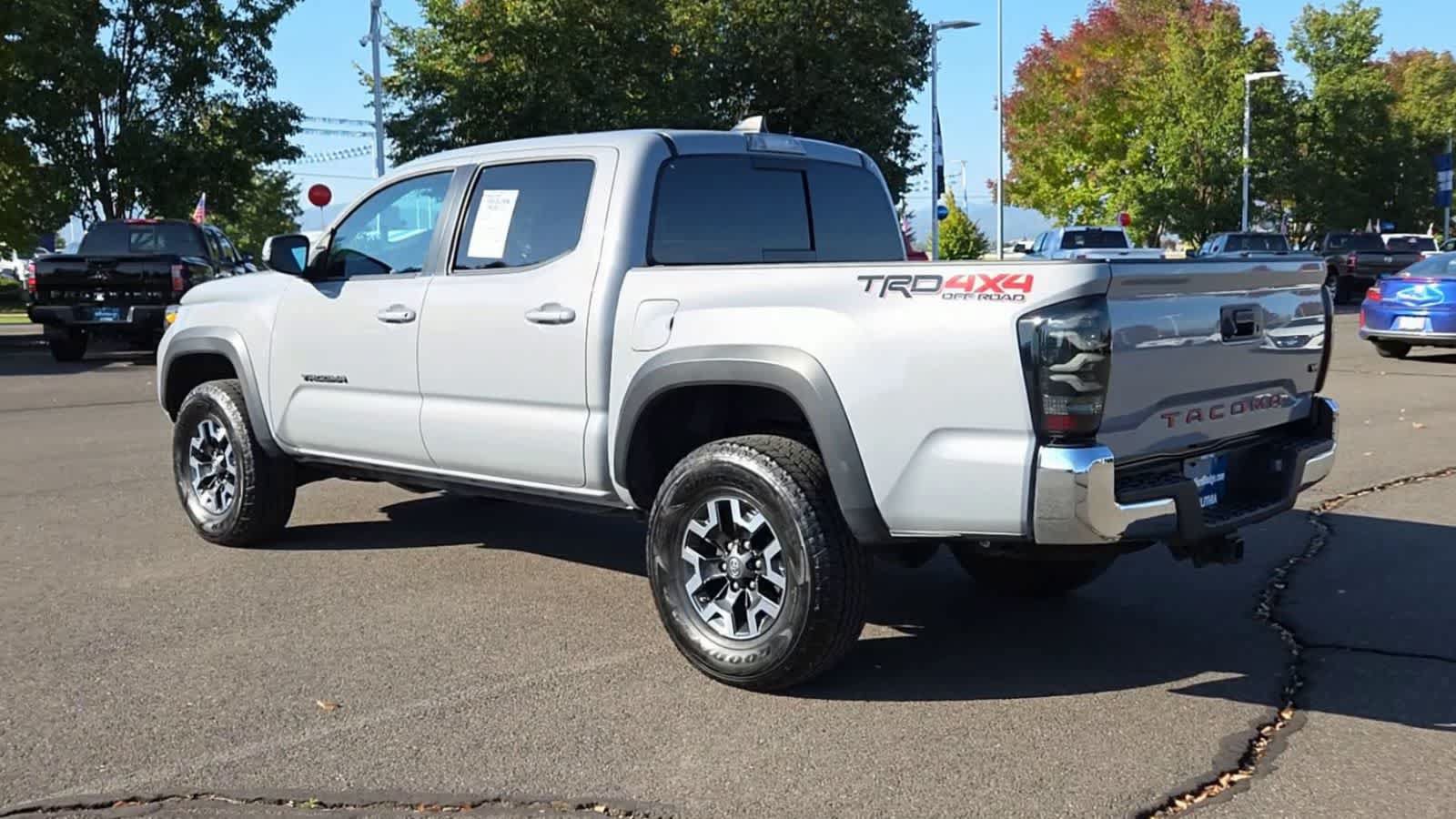 Used 2020 Toyota Tacoma TRD Off-Road AWD/4WD image 6