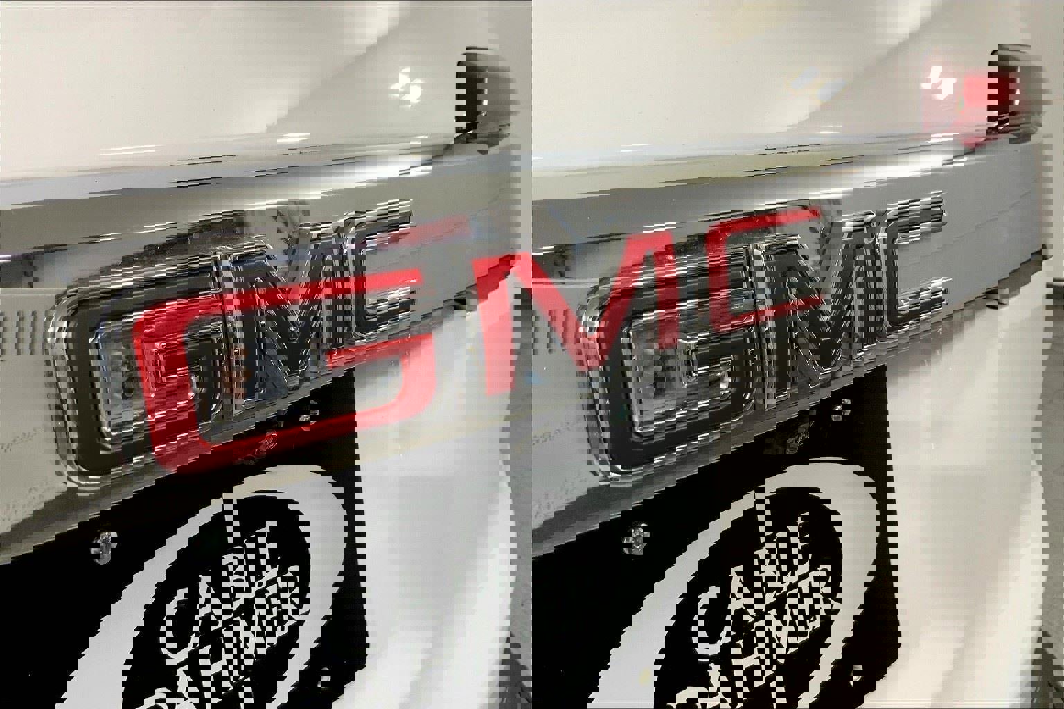 Used 2023 GMC Acadia SLE w/ Driver Convenience Package image 31