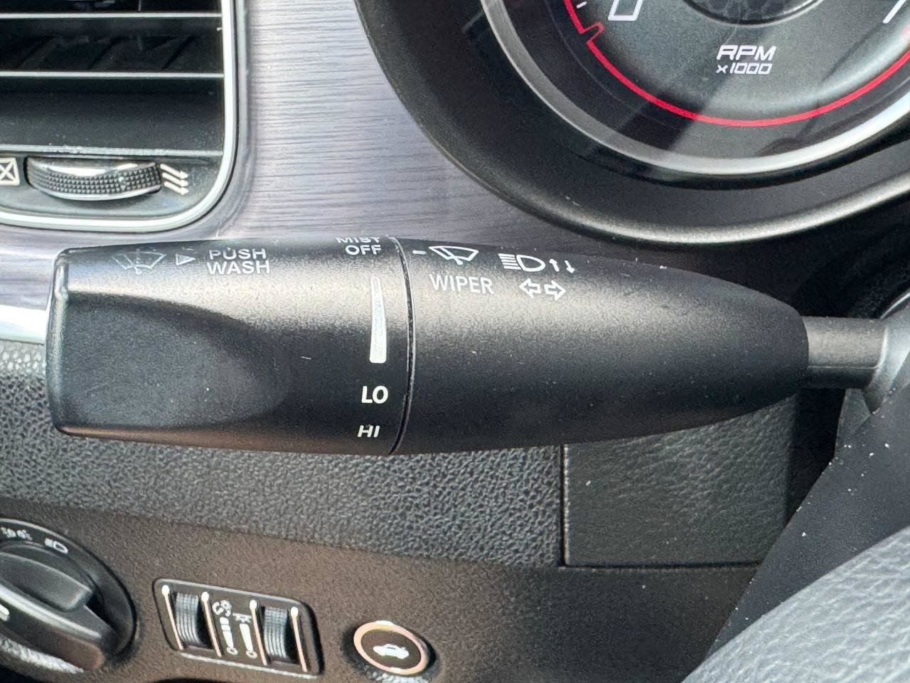 Used 2018 Dodge Charger SXT RWD image 14
