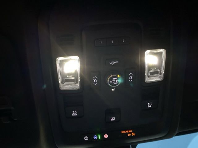 Used 2021 Chevrolet Tahoe High Country w/ Premium Package image 25