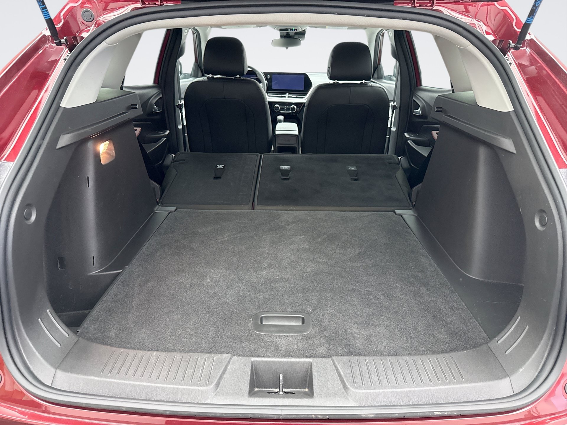 Used 2025 Chevrolet Trax LT FWD image 22