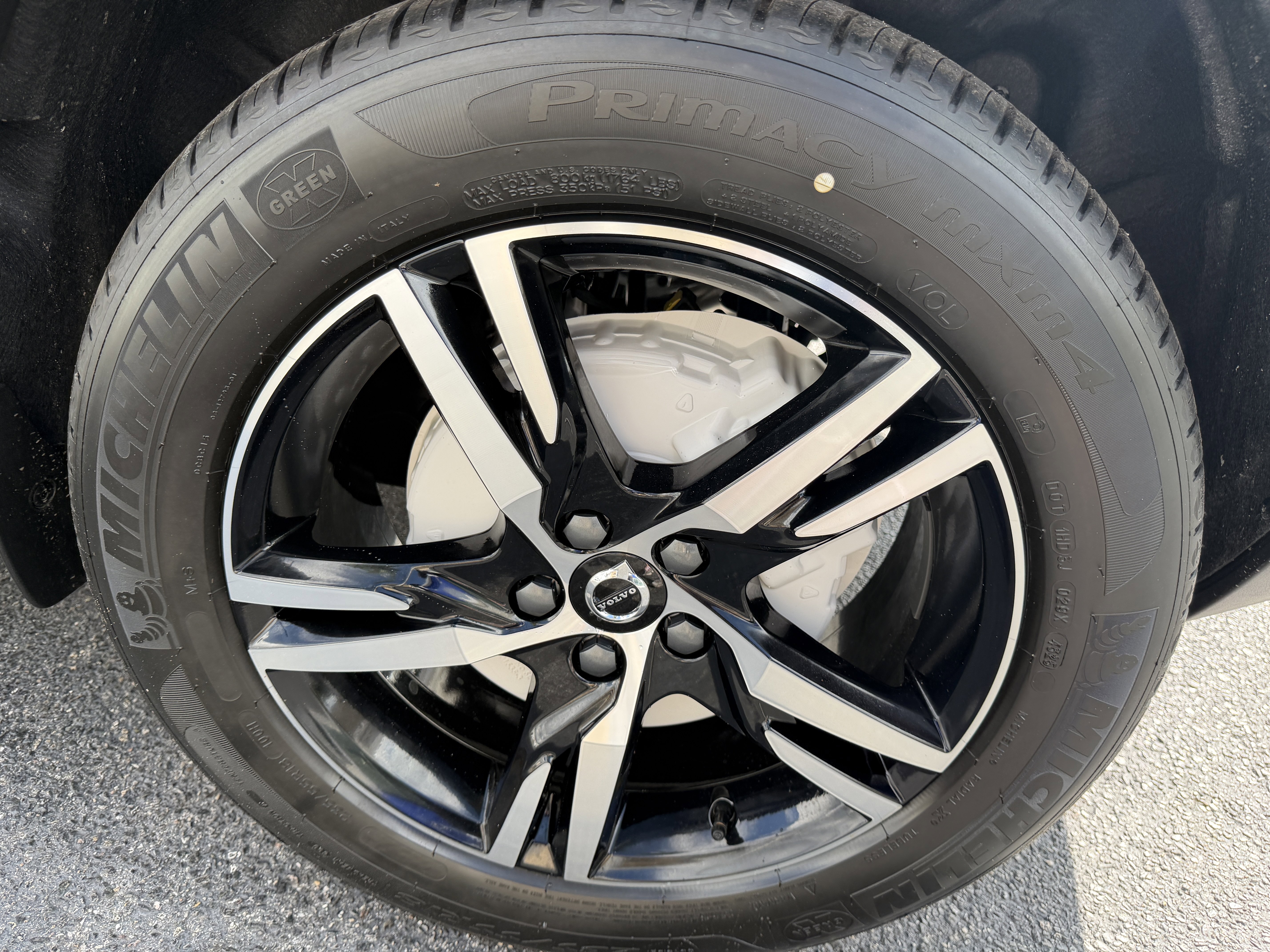 New 2026 Volvo XC40 B5 Core w/ Protection Package image 37