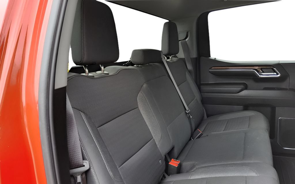Used 2024 Chevrolet Silverado 1500 LT AWD/4WD image 31