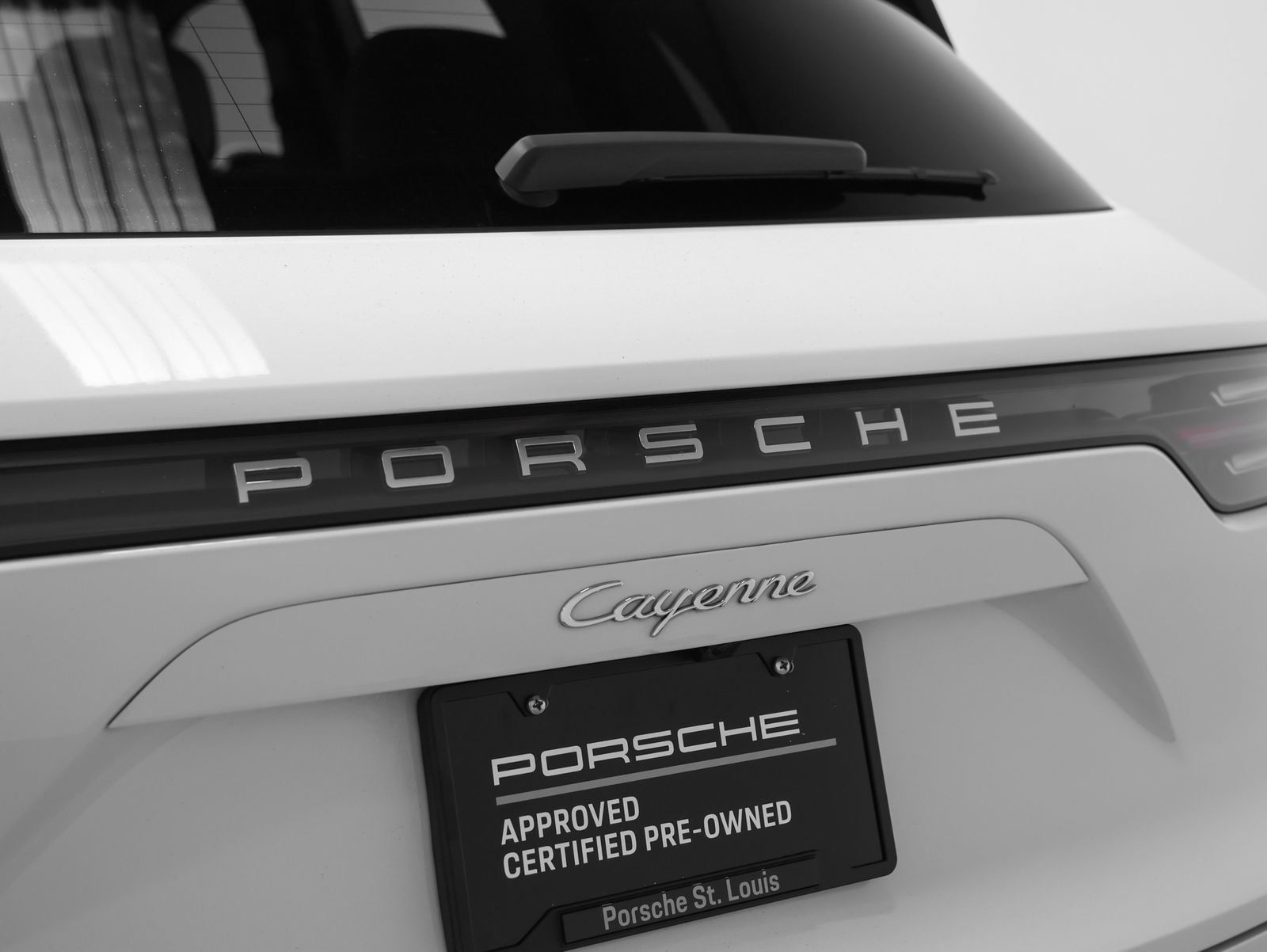 Used 2023 Porsche Cayenne AWD/4WD image 17