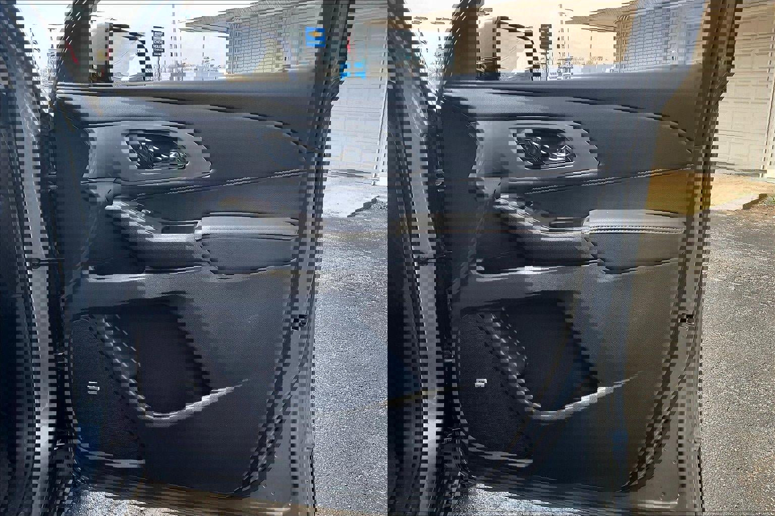 Used 2019 Chevrolet Traverse RS FWD image 27