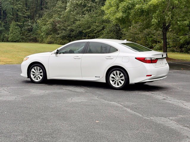 Used 2013 Lexus ES 300h w/ Luxury Pkg FWD image 4