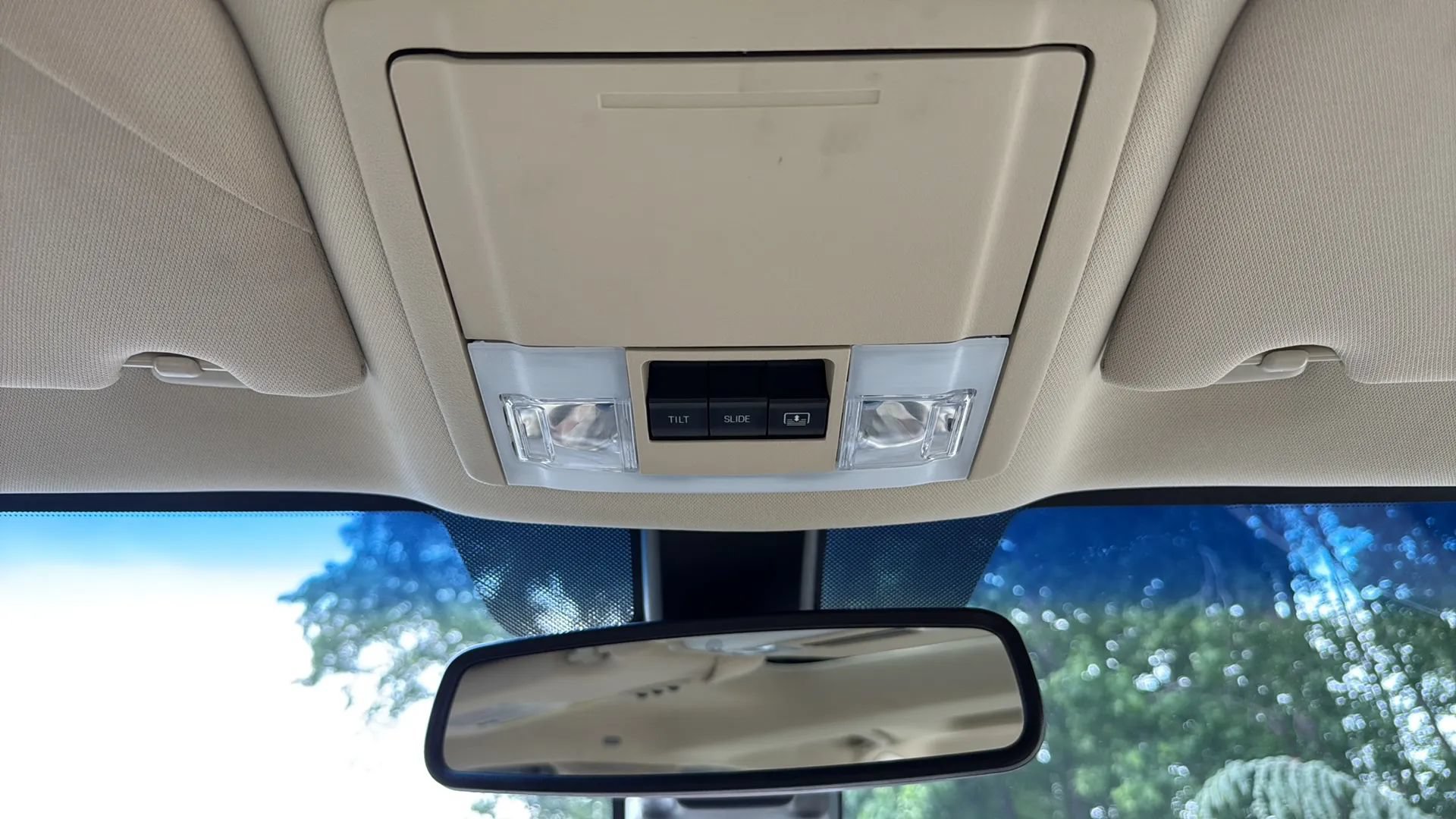 Used 2014 Lincoln MKS AWD w/ Equipment Group 101A image 36