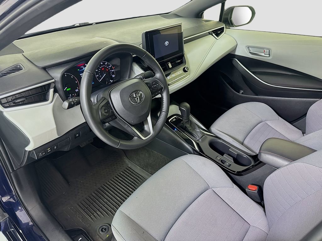 Used 2025 Toyota Corolla SE w/ Convenience Package image 10
