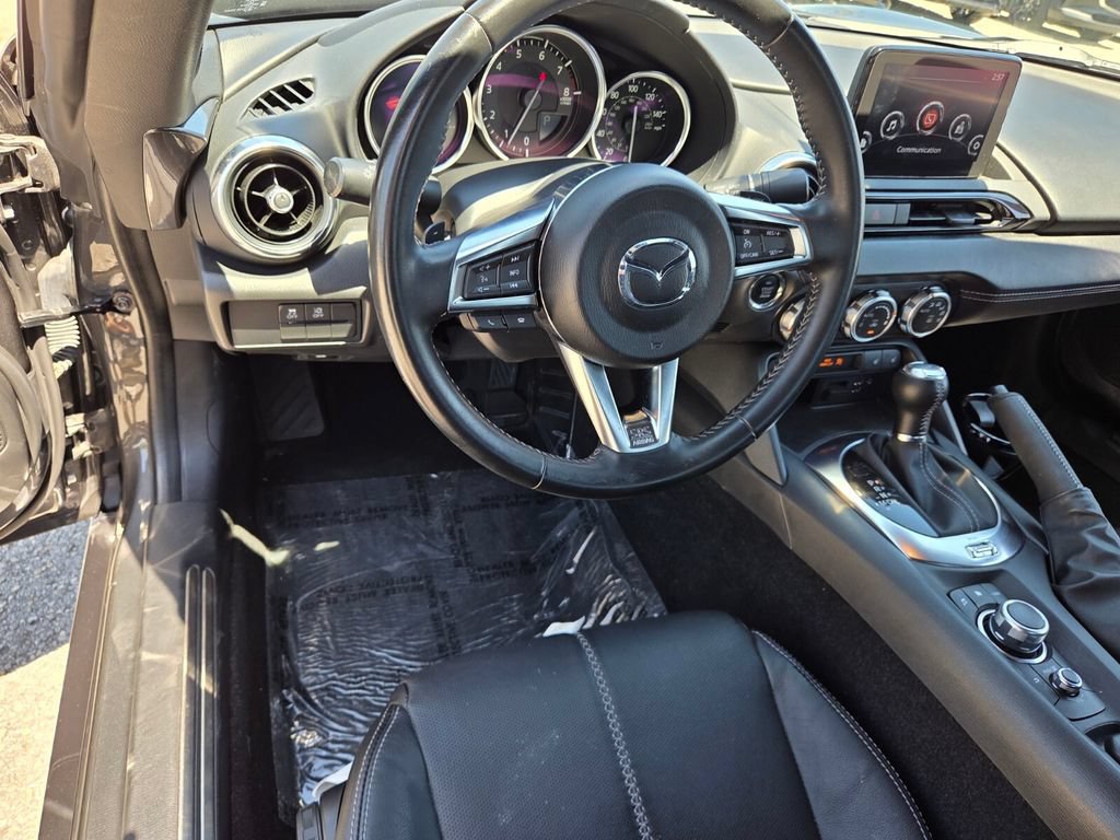 Used 2023 MAZDA MX-5 Miata Grand Touring RWD image 9
