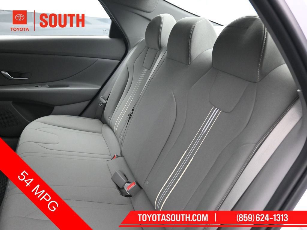 Used 2023 Hyundai Elantra Blue image 22