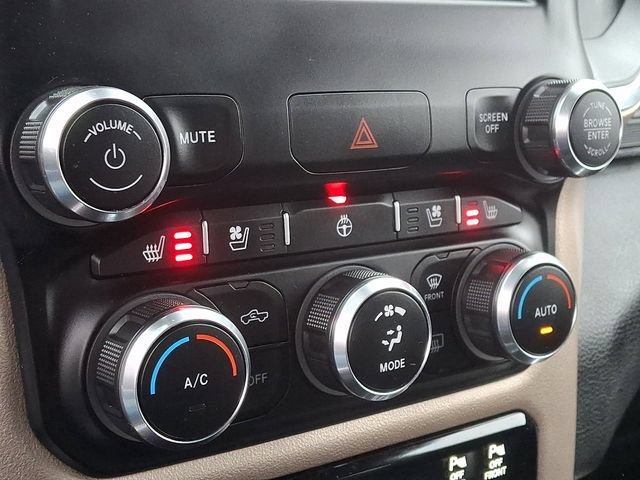 Used 2022 RAM 1500 Laramie AWD/4WD image 17