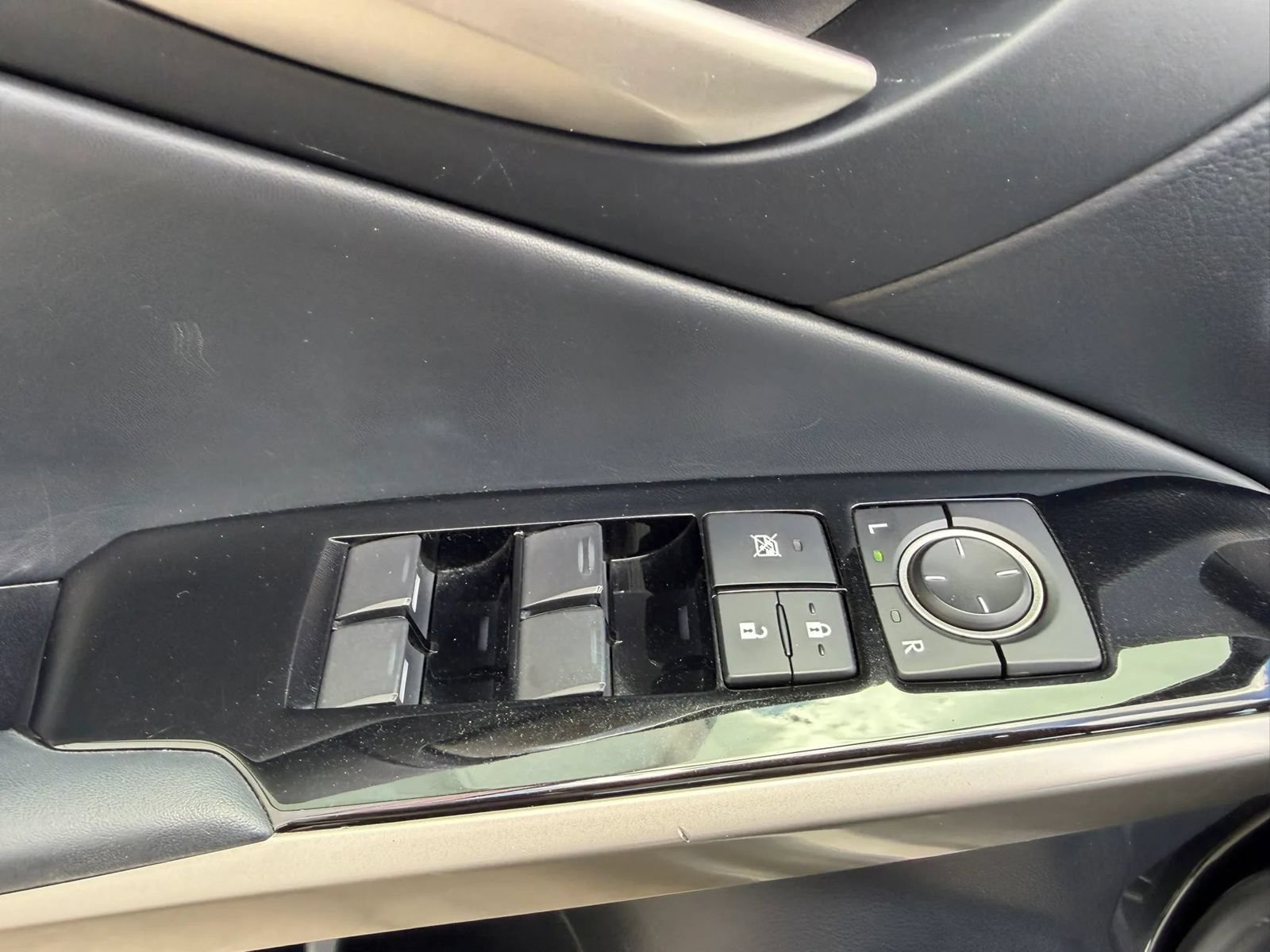Used 2019 Lexus IS 300 w/ Accessory Package 2 RWD image 8