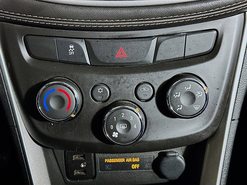 Used 2022 Chevrolet Trax LT w/ LT Convenience Package image 16