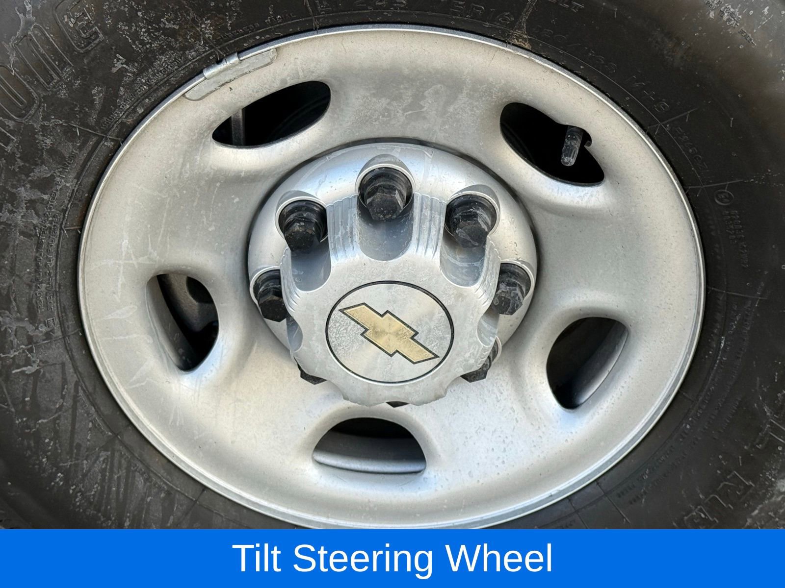 Used 2025 Chevrolet Express 2500 Extended w/ Driver Convenience Package image 34