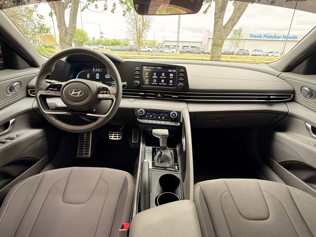 Used 2025 Hyundai Elantra Sport image 26