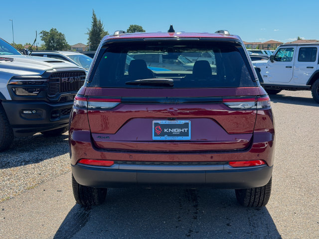 New 2026 Jeep Grand Cherokee Limited w/ Limited Altitude Package AWD/4WD image 7