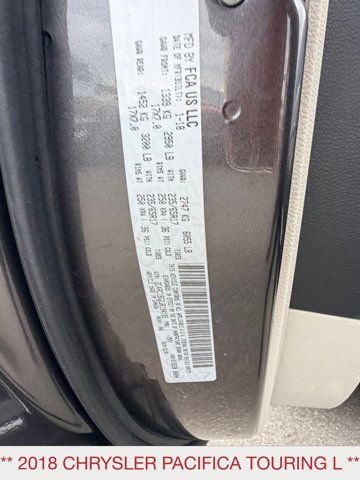 Certified 2018 Chrysler Pacifica Touring-L image 20