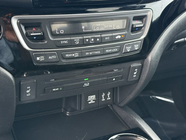 Used 2016 Honda Pilot Touring image 16
