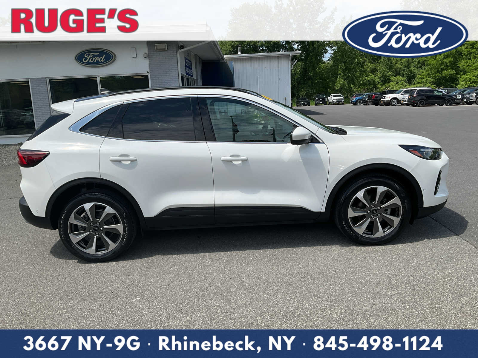 Used 2023 Ford Escape Platinum w/ Premium Technology Package AWD/4WD image 2