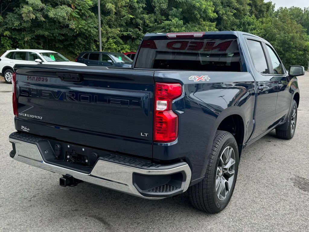 Used 2023 Chevrolet Silverado 1500 LT AWD/4WD image 7