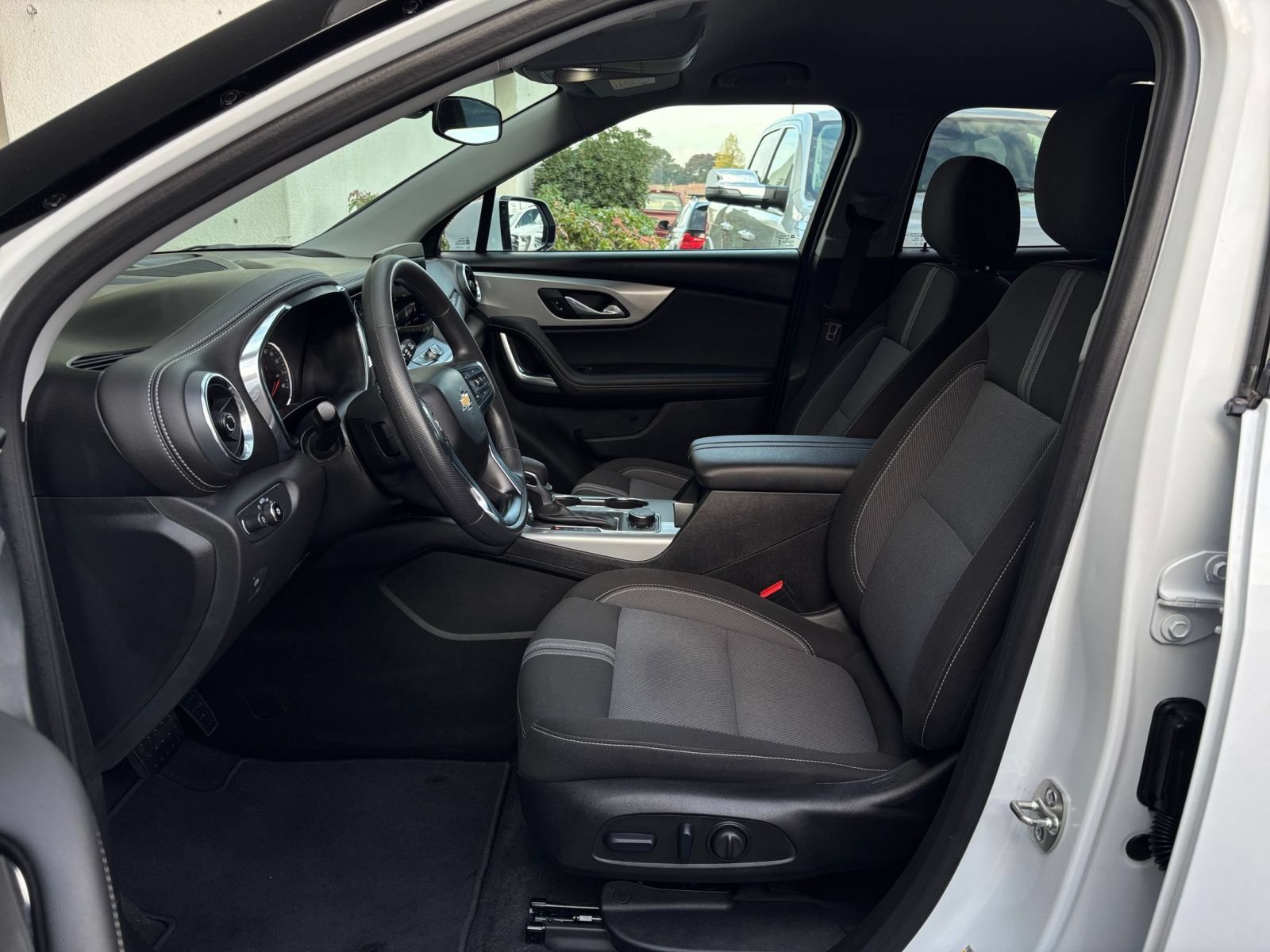 Used 2026 Chevrolet Blazer LT FWD image 27