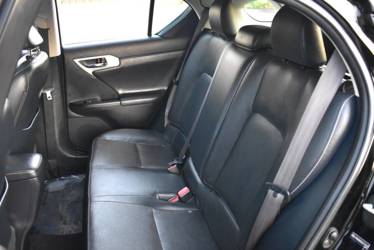 Used 2013 Lexus CT 200h image 41