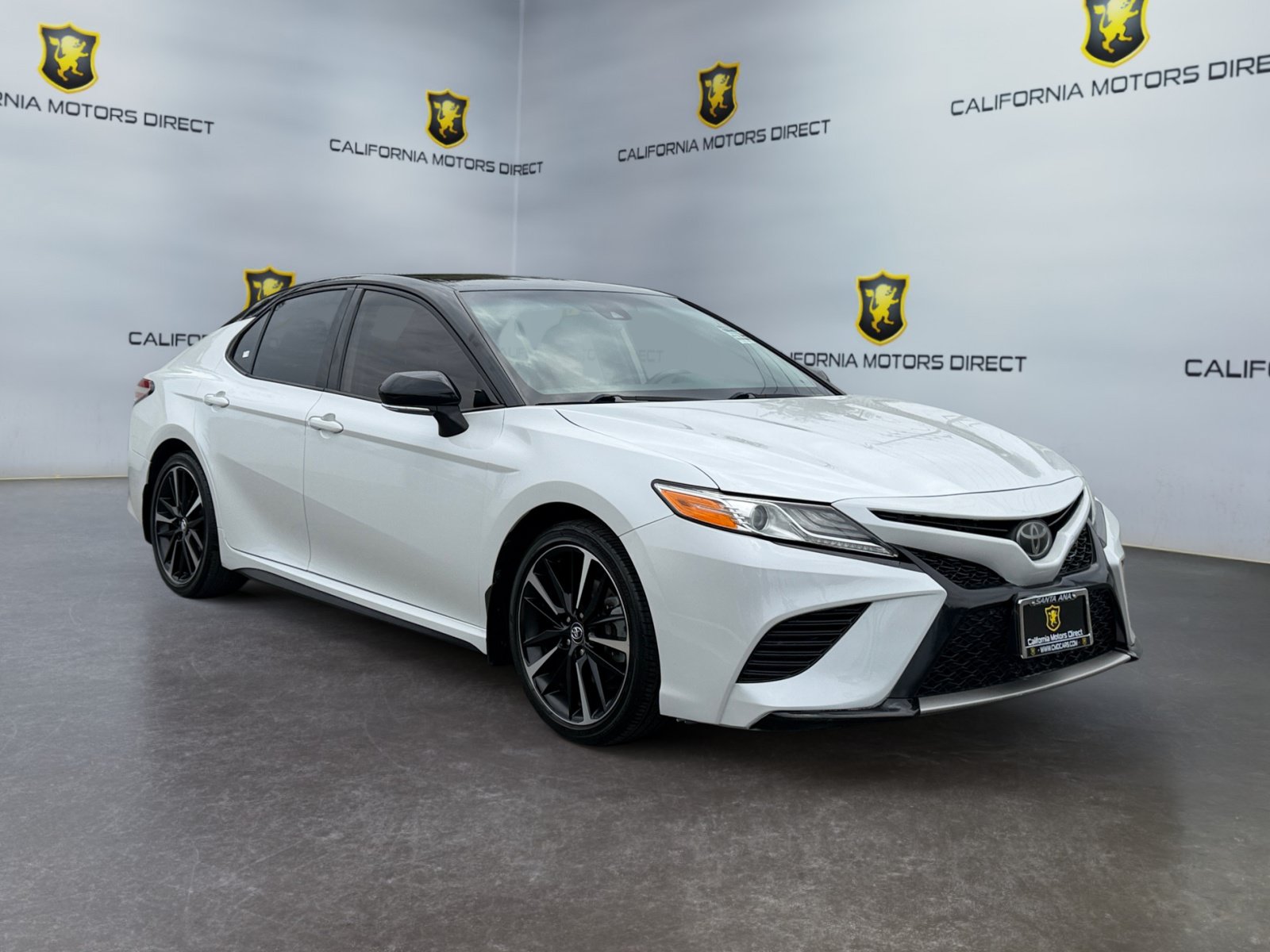 Used 2020 Toyota Camry XSE w/ Blackout Package FWD image 3