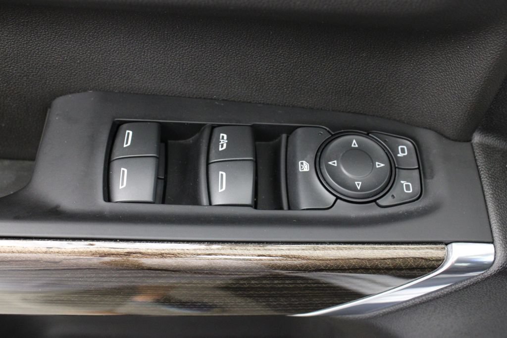 Used 2021 Chevrolet Silverado 1500 LT Trail Boss w/ Bed Protection Package AWD/4WD image 17