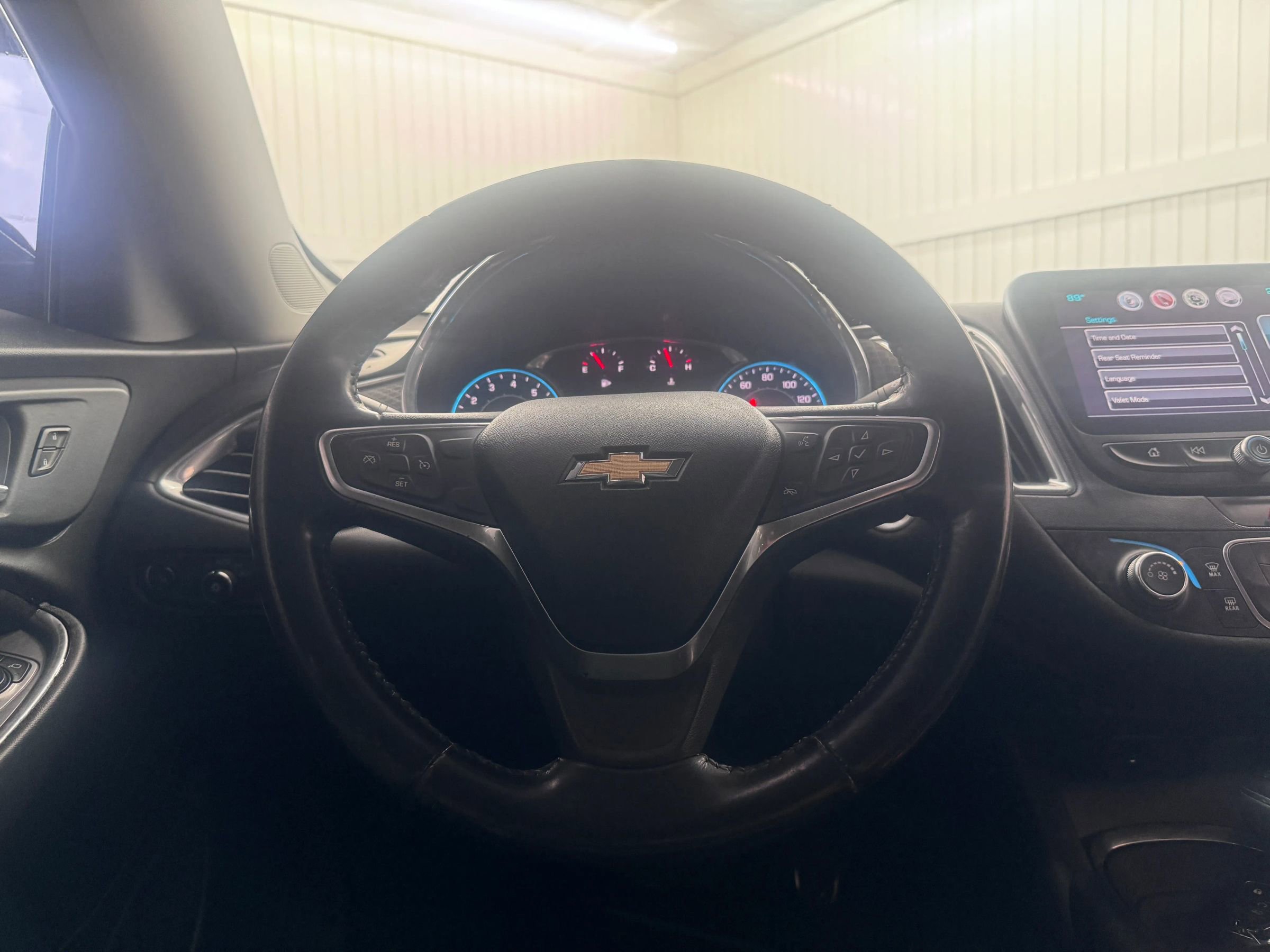 Used 2018 Chevrolet Malibu LT w/ Redline Edition FWD image 19