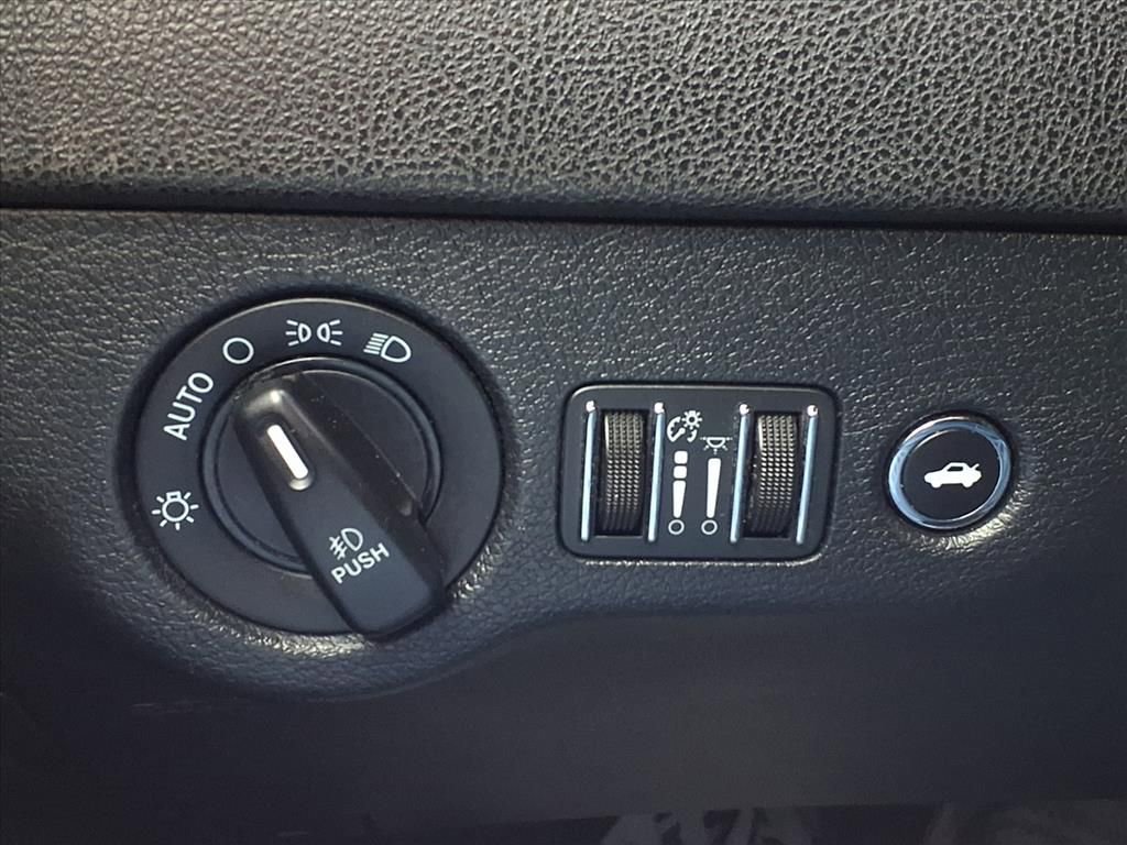 Used 2014 Chrysler 300 S image 27