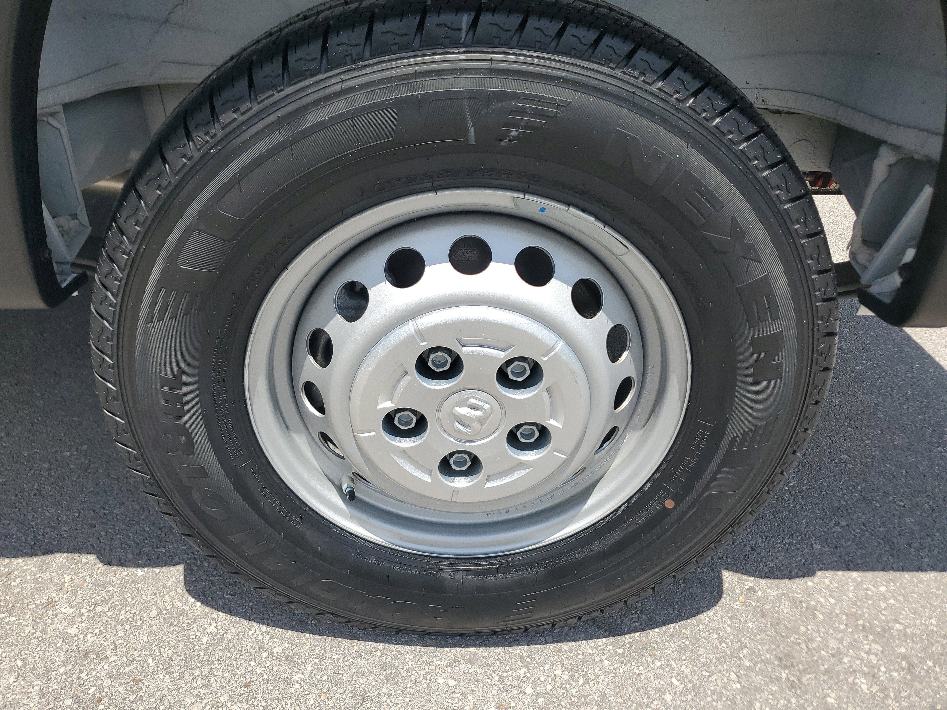 Used 2025 RAM ProMaster 2500 FWD image 29