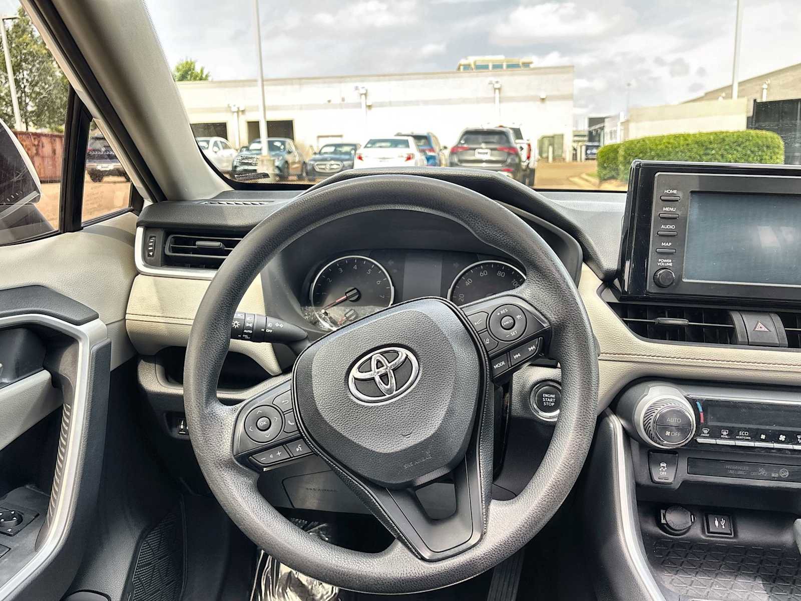 Used 2019 Toyota RAV4 XLE AWD/4WD image 21
