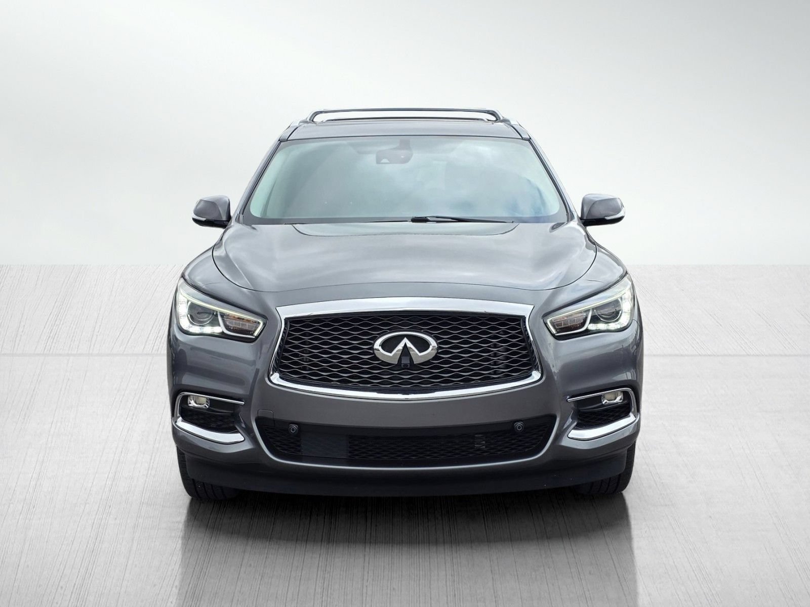 Used 2018 INFINITI QX60 FWD w/ Deluxe Technology Package image 2