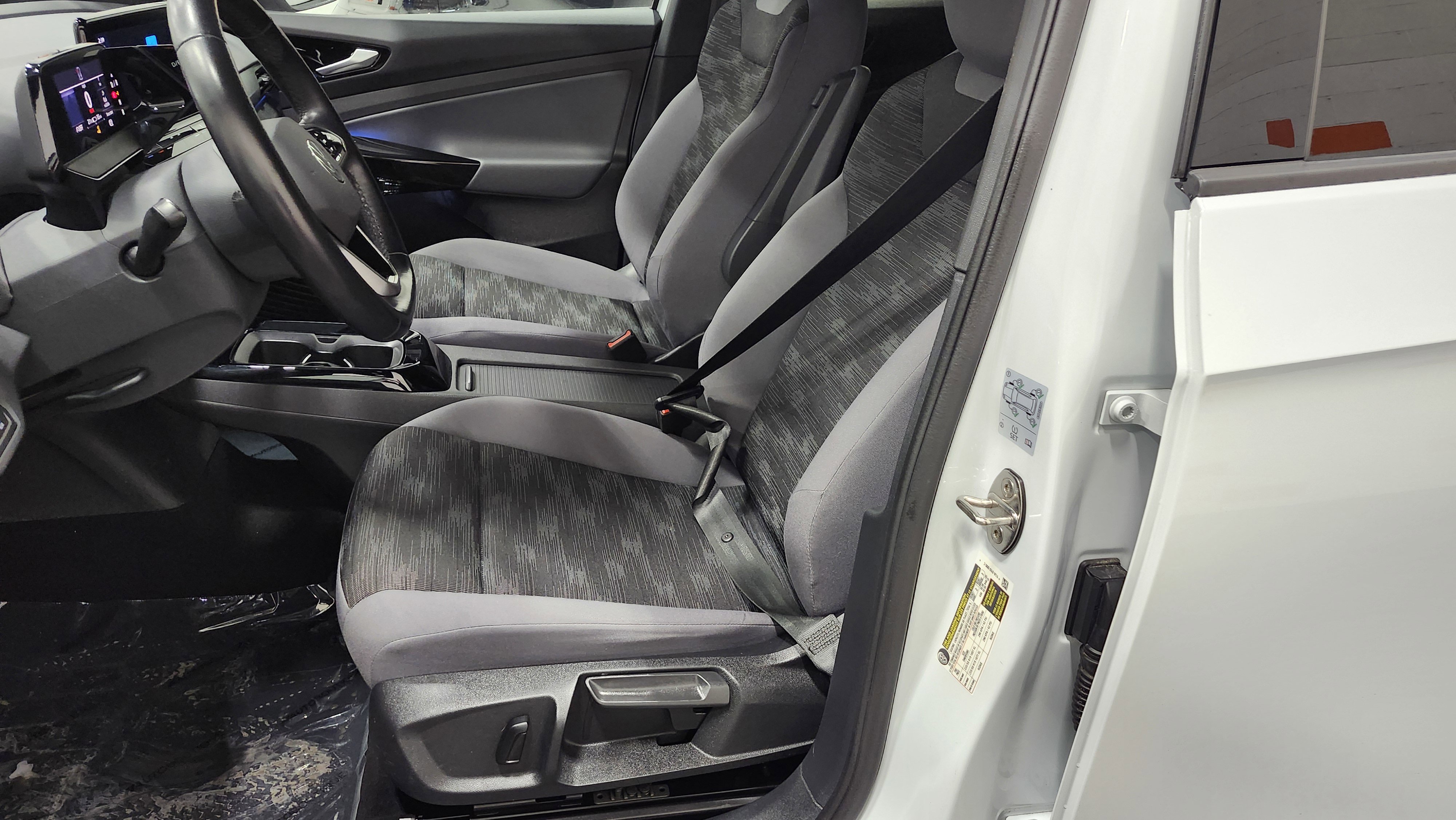 Used 2021 Volkswagen ID.4 Pro image 22