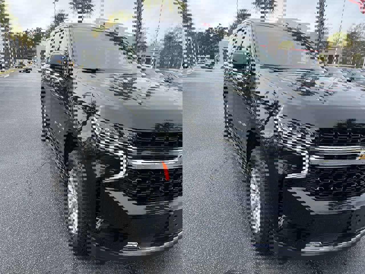 Used 2023 Chevrolet Suburban LS w/ Driver Alert Package image 2