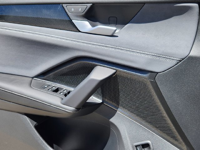 New 2026 Volkswagen Tiguan SE AWD/4WD image 7