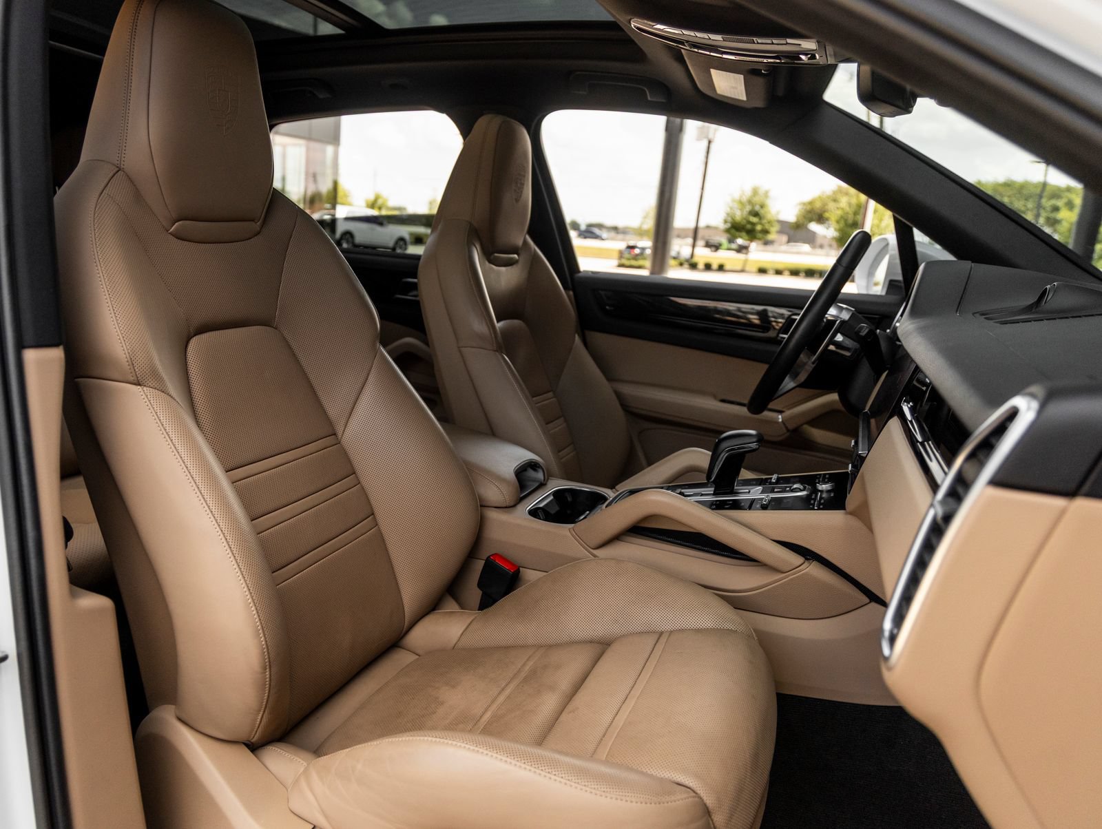 Certified 2023 Porsche Cayenne AWD/4WD image 47