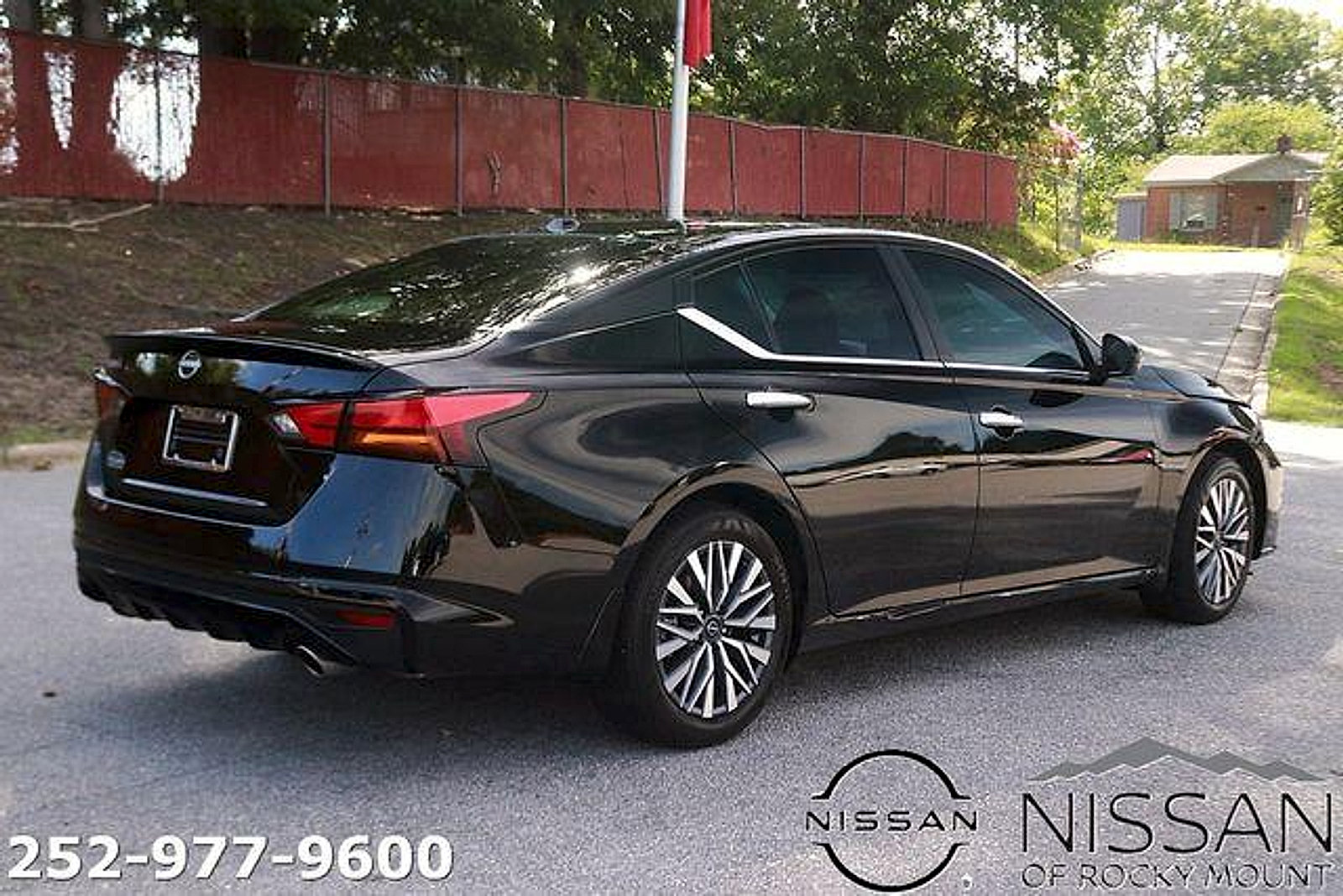 Certified 2025 Nissan Altima 2.5 SV w/ SV Premium Package FWD image 7