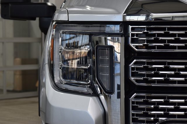 Used 2022 GMC Sierra 3500 Denali w/ Denali Ultimate Package image 12