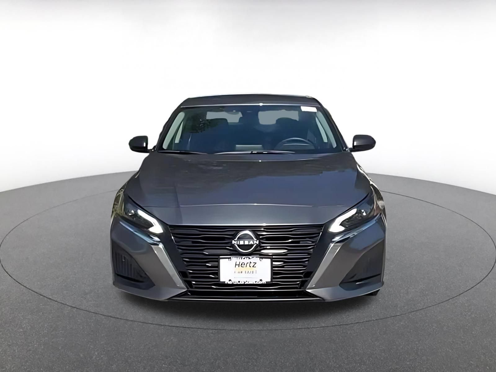 Used 2025 Nissan Altima 2.5 SV FWD image 3