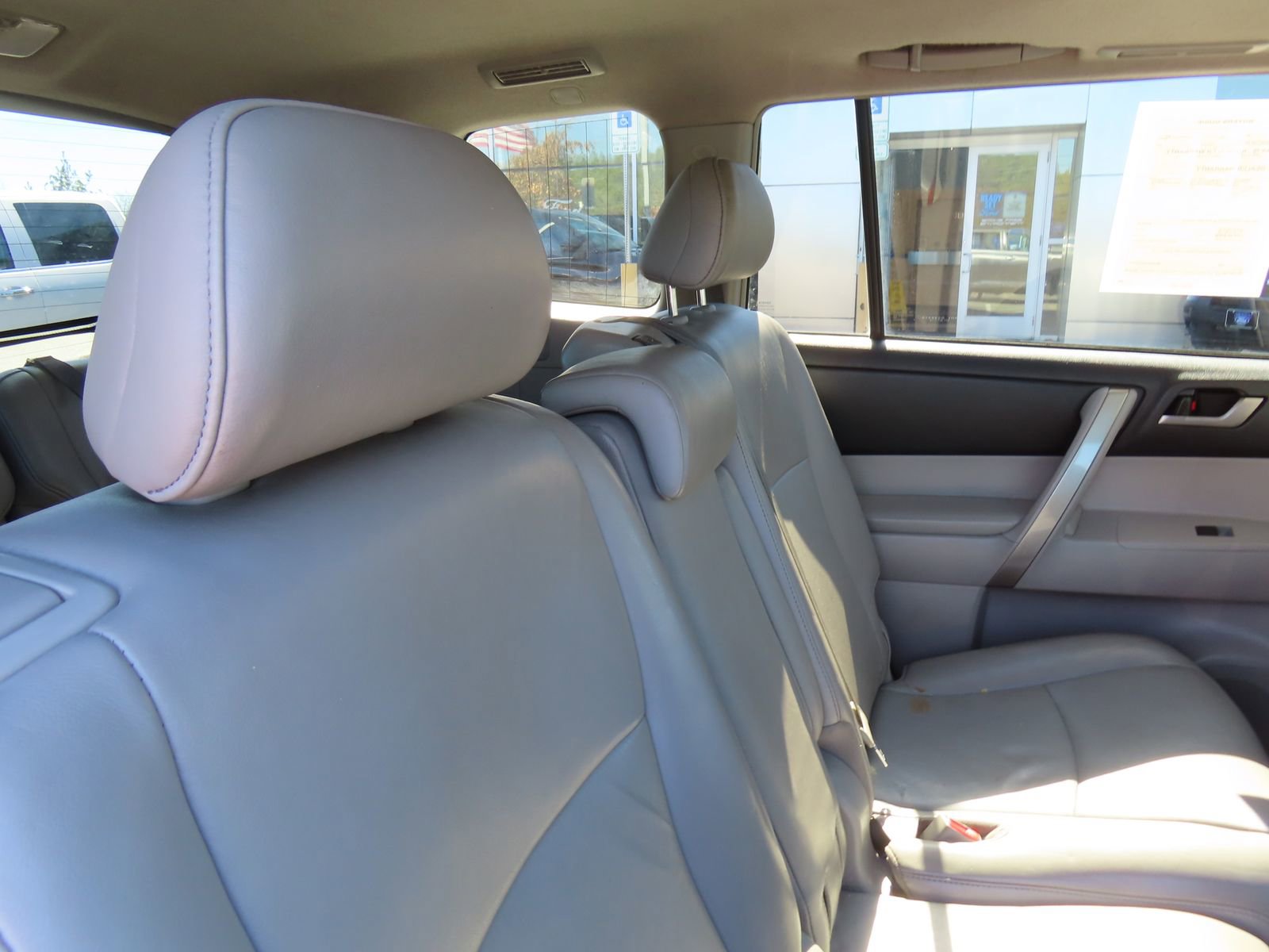 Used 2013 Toyota Highlander SE image 35