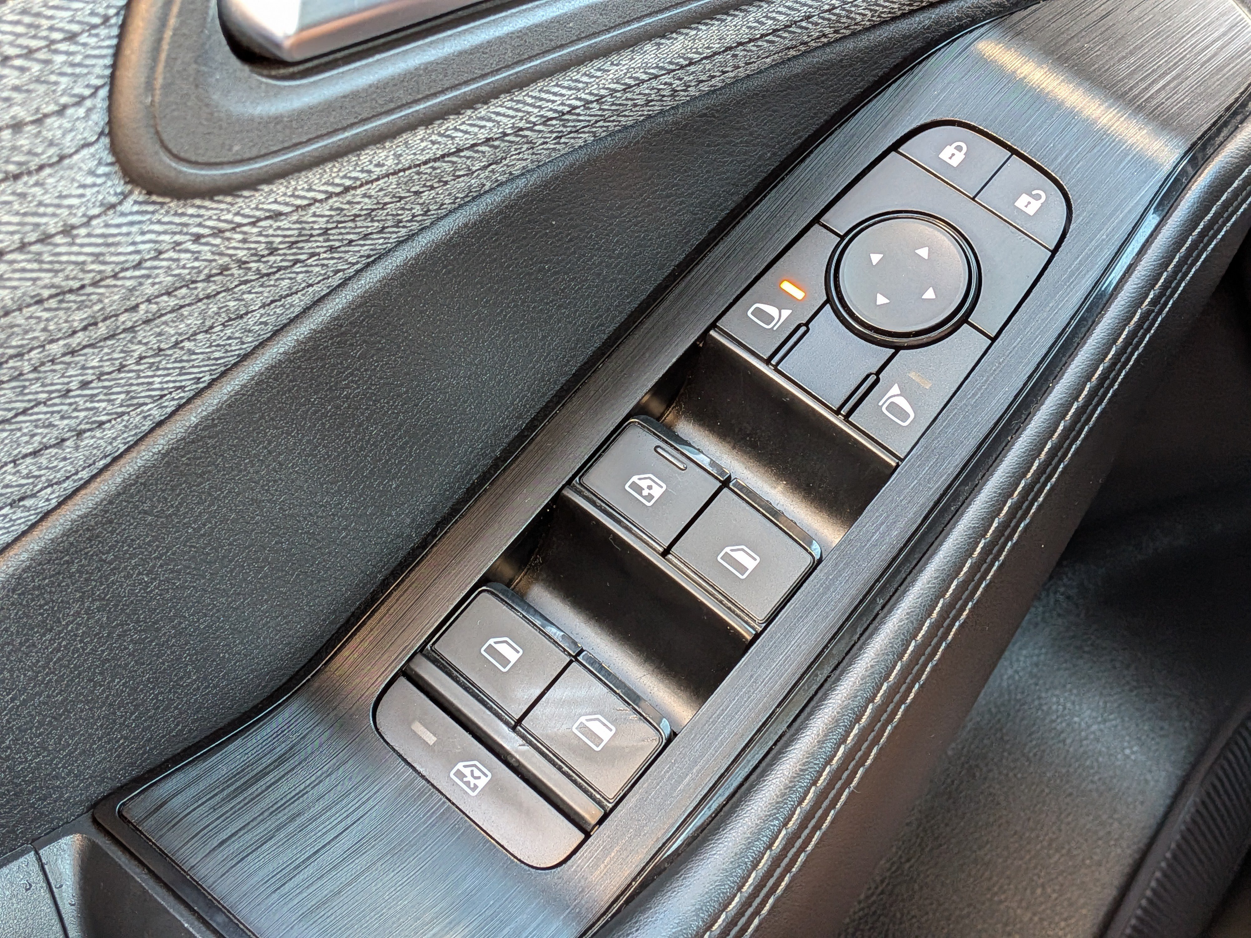 Used 2023 Nissan Rogue SV AWD/4WD image 22