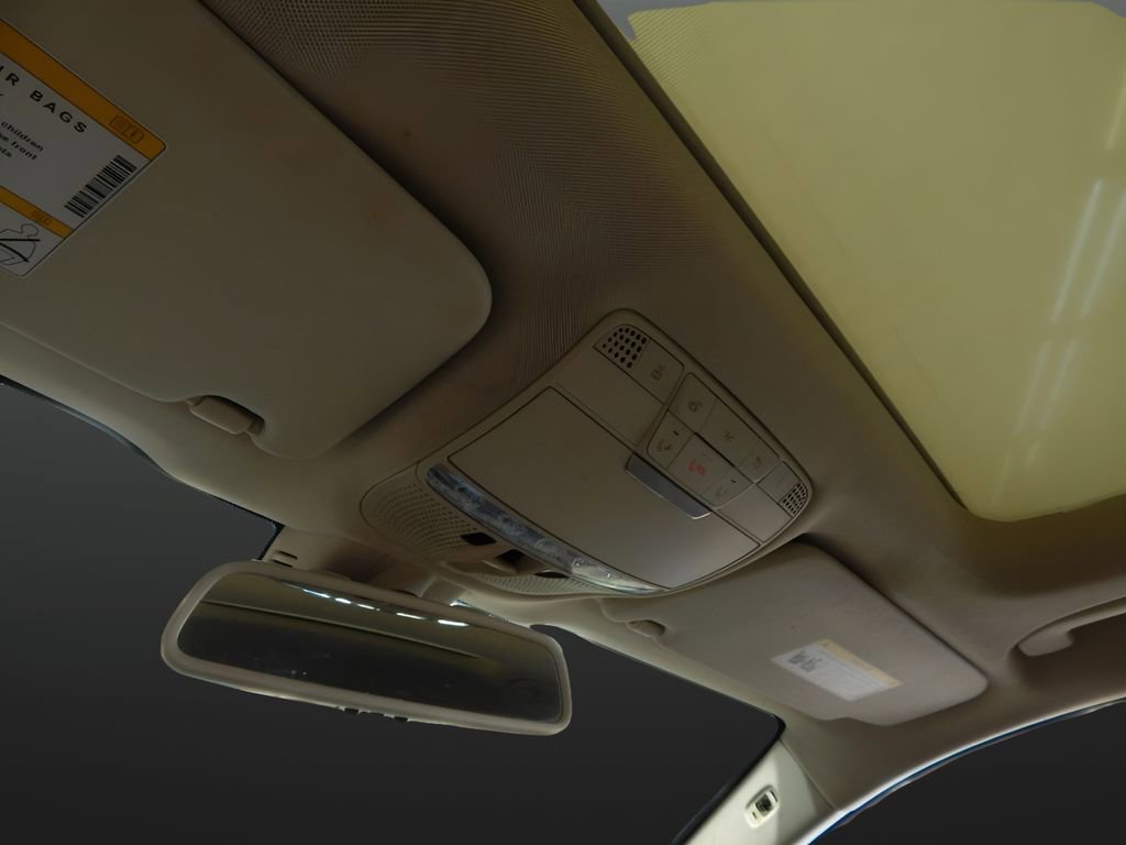 Used 2019 Mercedes-Benz GLC 300 4MATIC w/ Premium Package image 27