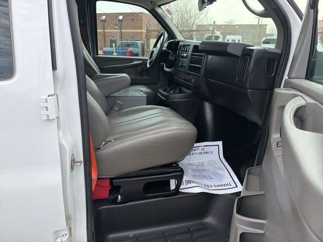 Used 2015 Chevrolet Express 2500 image 13