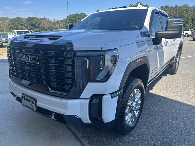 Used 2024 GMC Sierra 2500 Denali Ultimate AWD/4WD image 3