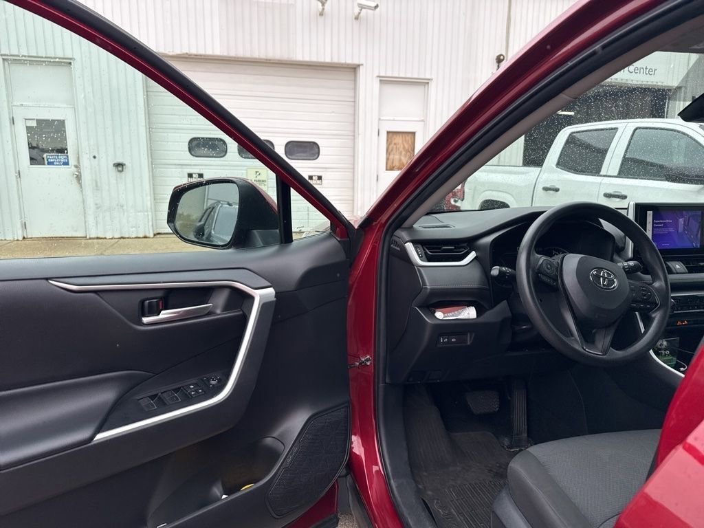 Used 2023 Toyota RAV4 XLE FWD image 23